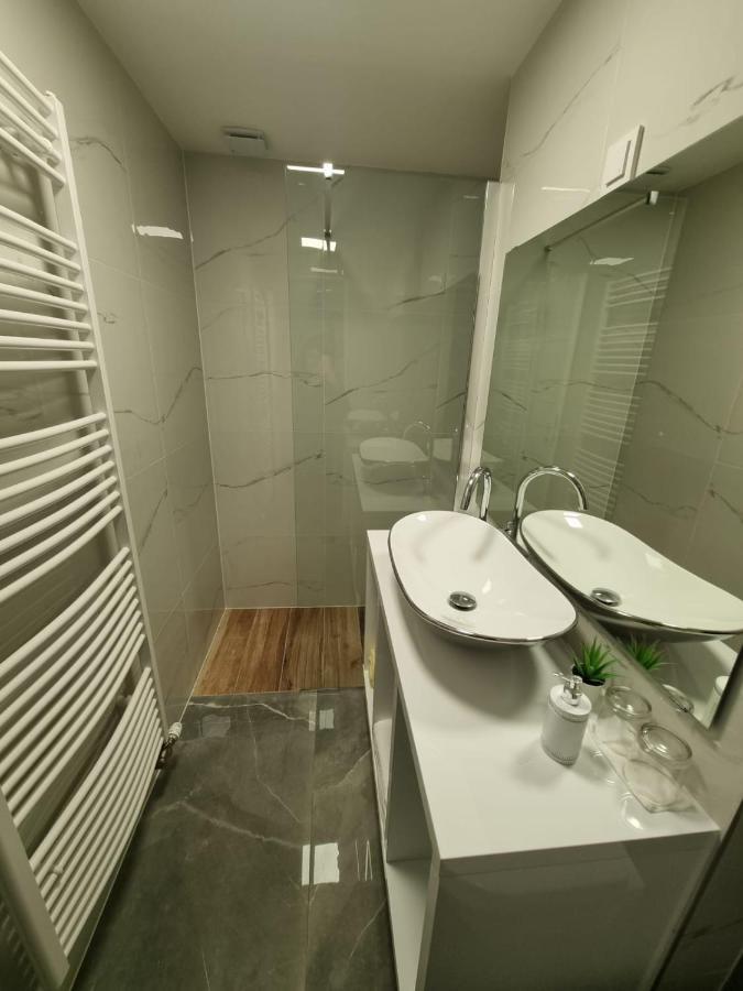 Apartman Simic Apartment Osijek Ngoại thất bức ảnh