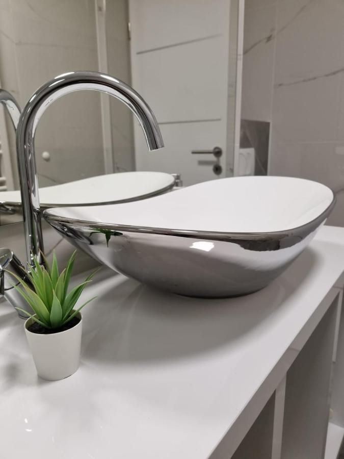 Apartman Simic Apartment Osijek Ngoại thất bức ảnh